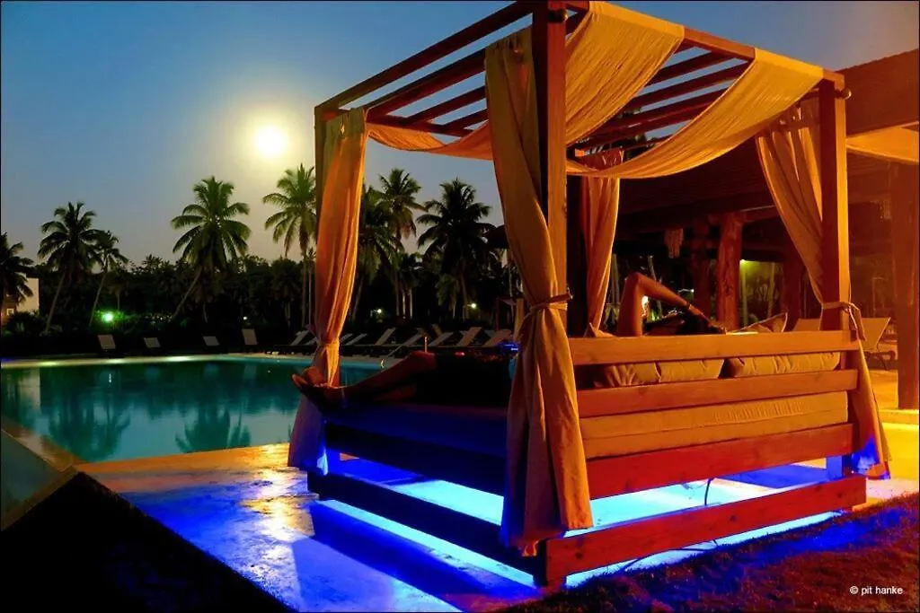 New 3 Bedroom Penthouse At Playa Bonita P302 contacts